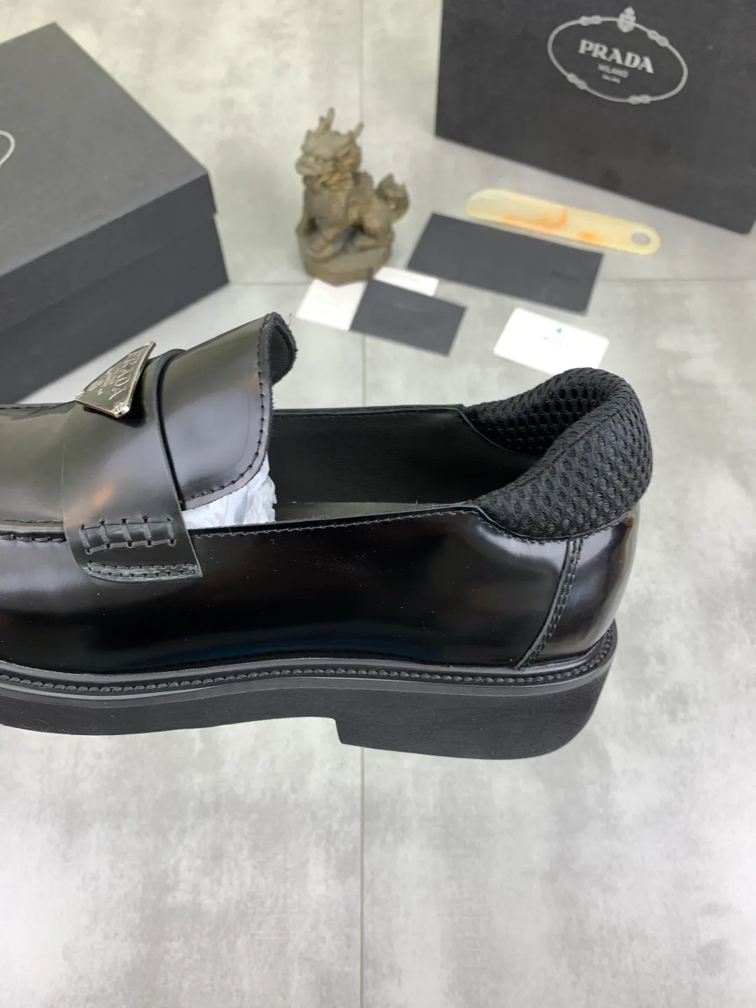 Men's shoes 💰P480 new style 💰 💎💎💎 water-dyed cow lining original order quality PRADA —🆘.Prada original purchase agent, high-end business leather shoes, fabric: imported from Italy cowhide material ➕ water-dyed cow lining/cowhide lining ➕ special original outsole, fine workmanship, real thing ^_^ Photographed 🎬size: 39-44